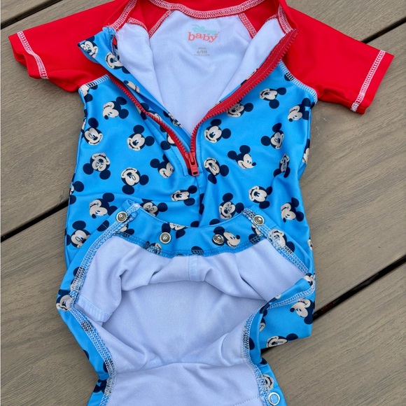 Disney Mickey Mouse Rashguard - Picture 5 of 6